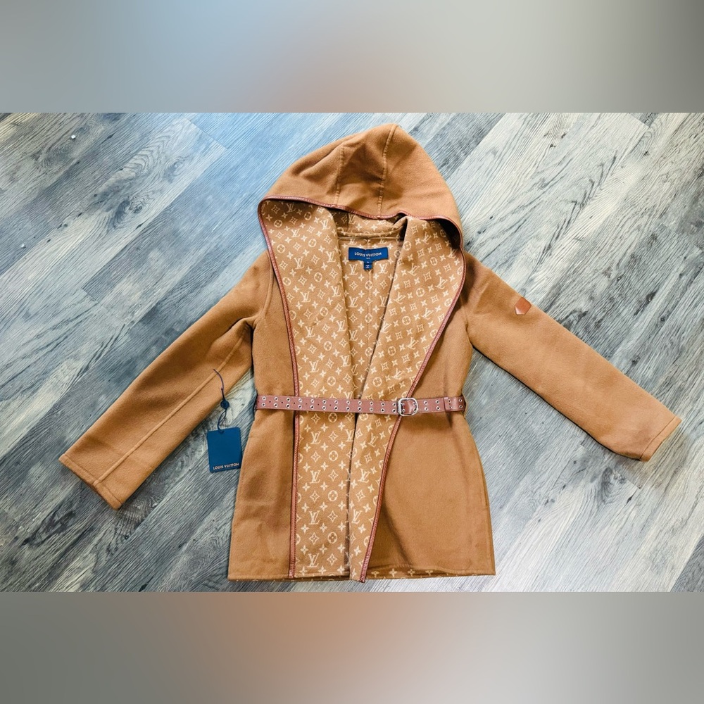 Louis Vuitton Signature Monogram Wrap Wool Coat - Never worn - Sixe FR36